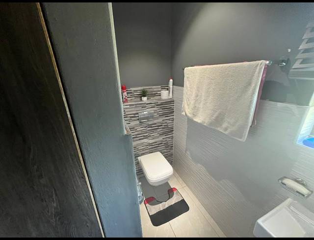 2 BEDROOM APARTMENT FOR SALE IN MALVERN